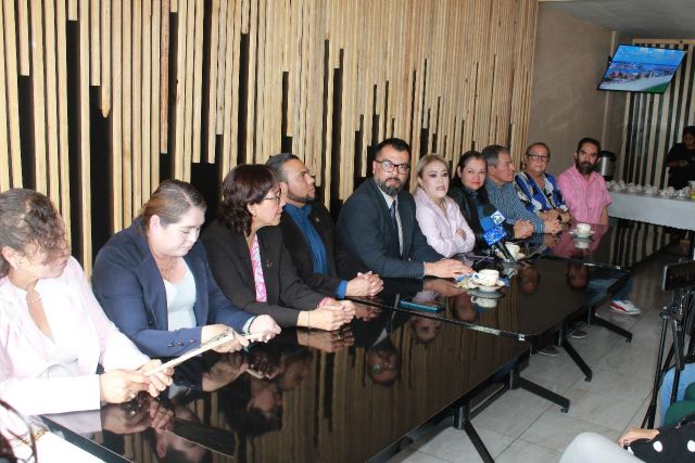 Rueda de prensa del rector y directivos universitarios para dar a conocer esta modalidad de ingreso a la UAZ rueda de prensa copy