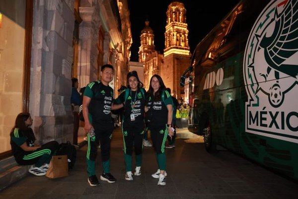 La selección femenil arribó a la capital